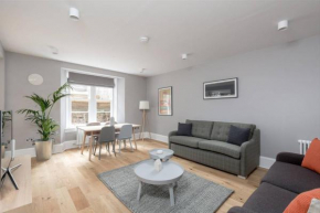 JOIVY Luxurious 2BR home near Haymarket station